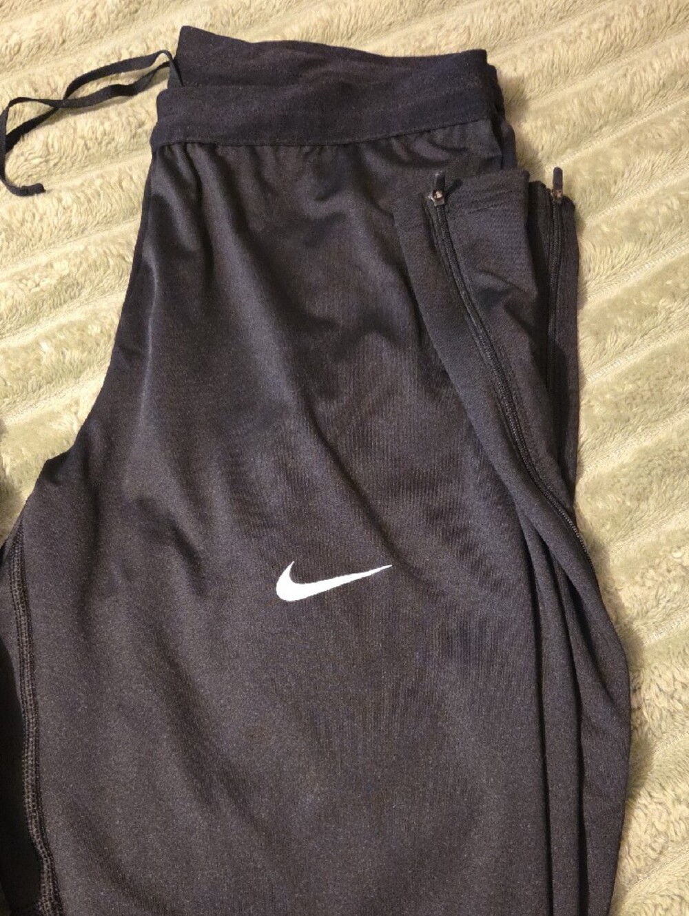 Lululemon Leggings 10- ALO Windebreaker Syle Wide Leg Large- NIKE zip  LOT! - Picture 6 of 7